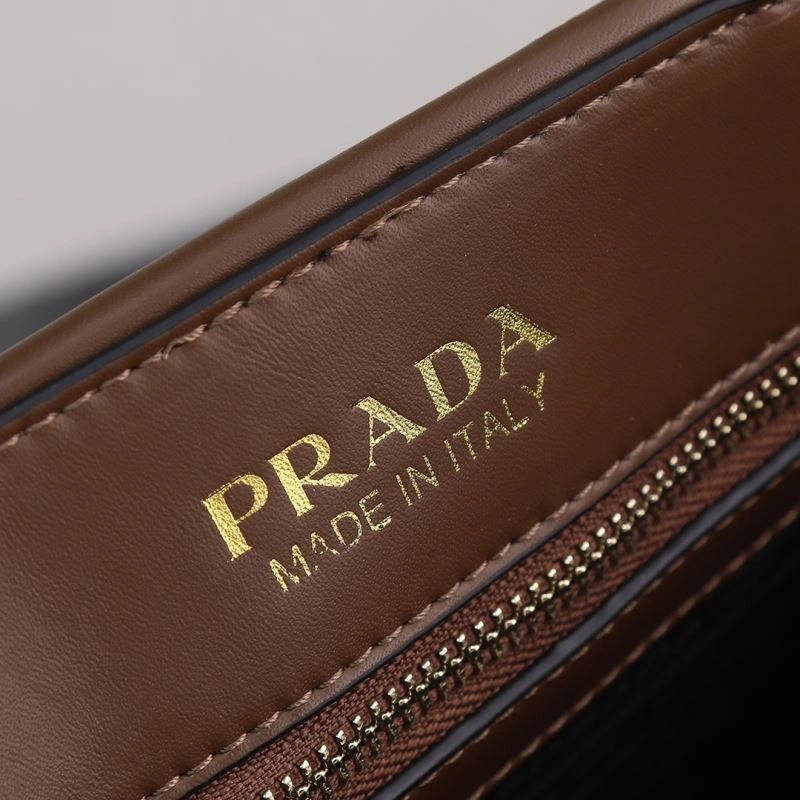 Prada Shopping Bags ModernLook 87142