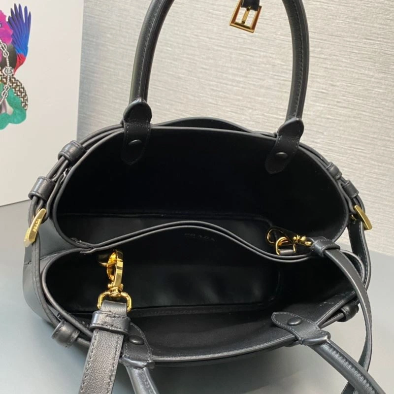 WellDesigned Prada Shopping Bags 75021
