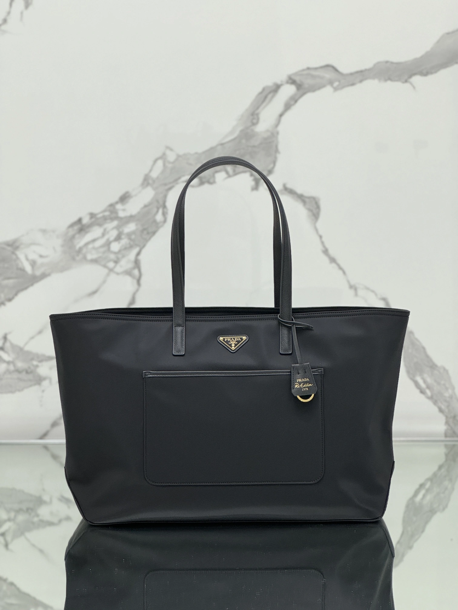 Prada Shopping Bags TechFriendly 73646