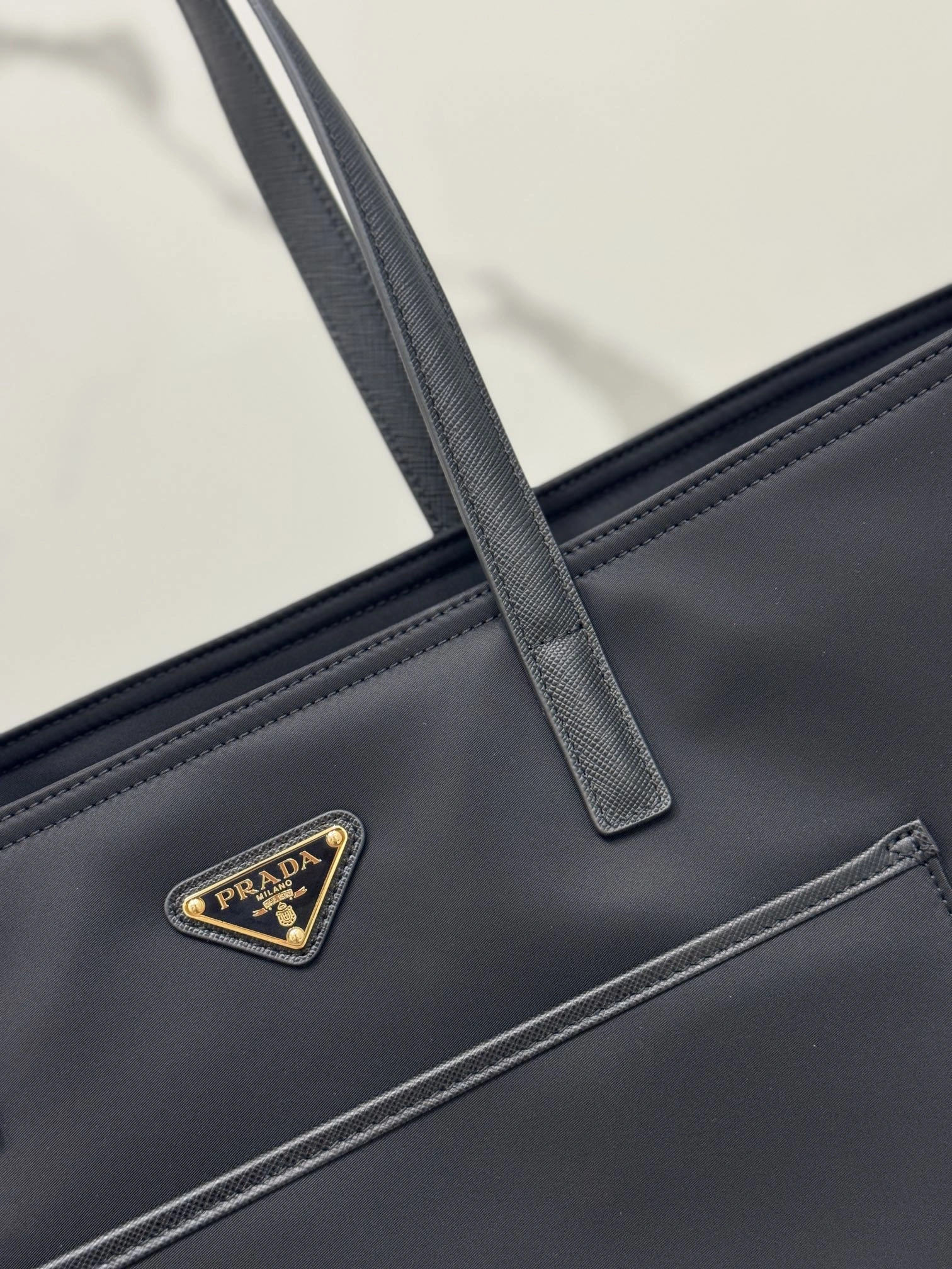 Prada Shopping Bags TechFriendly 73646