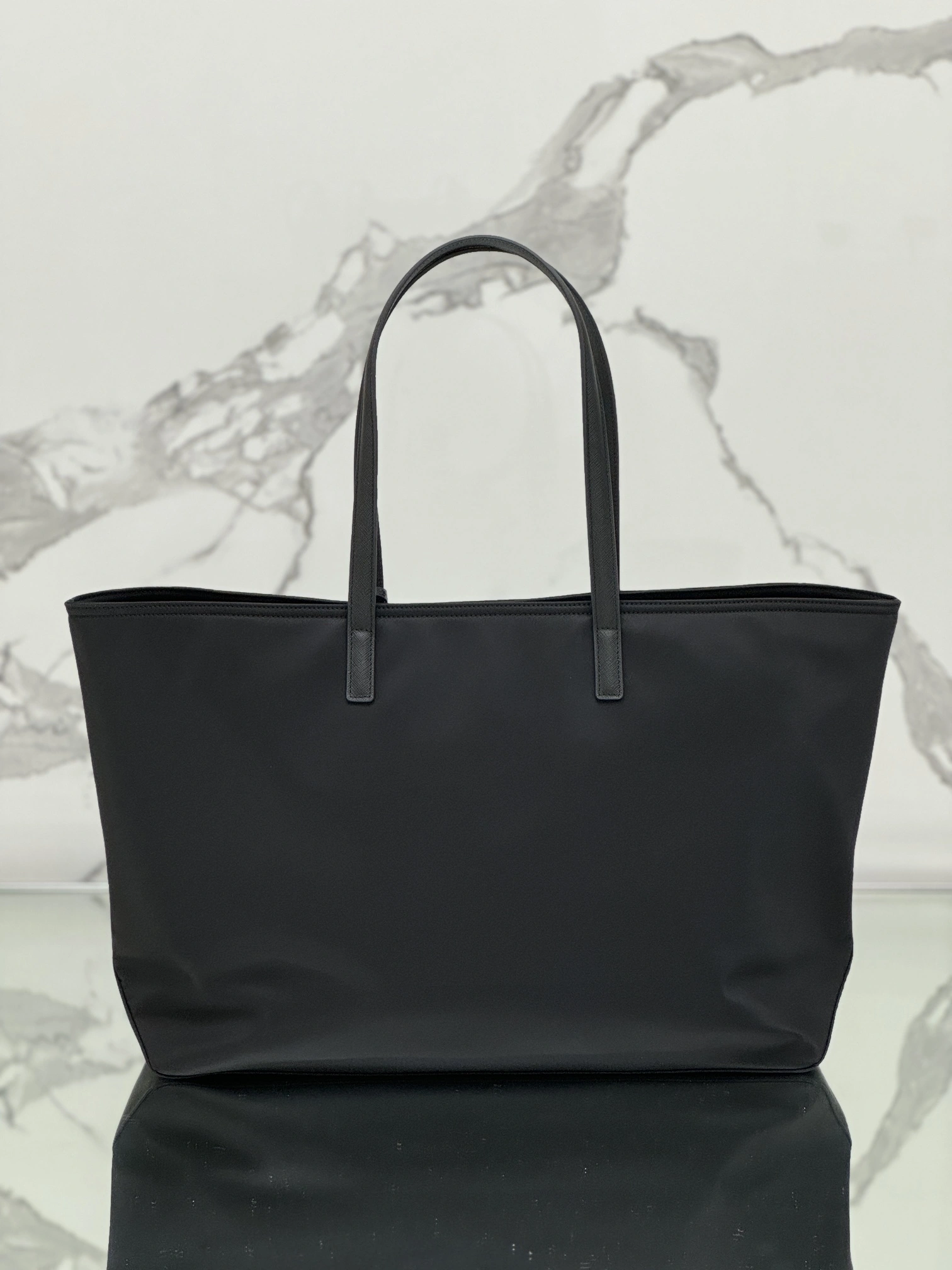 Prada Shopping Bags TechFriendly 73646