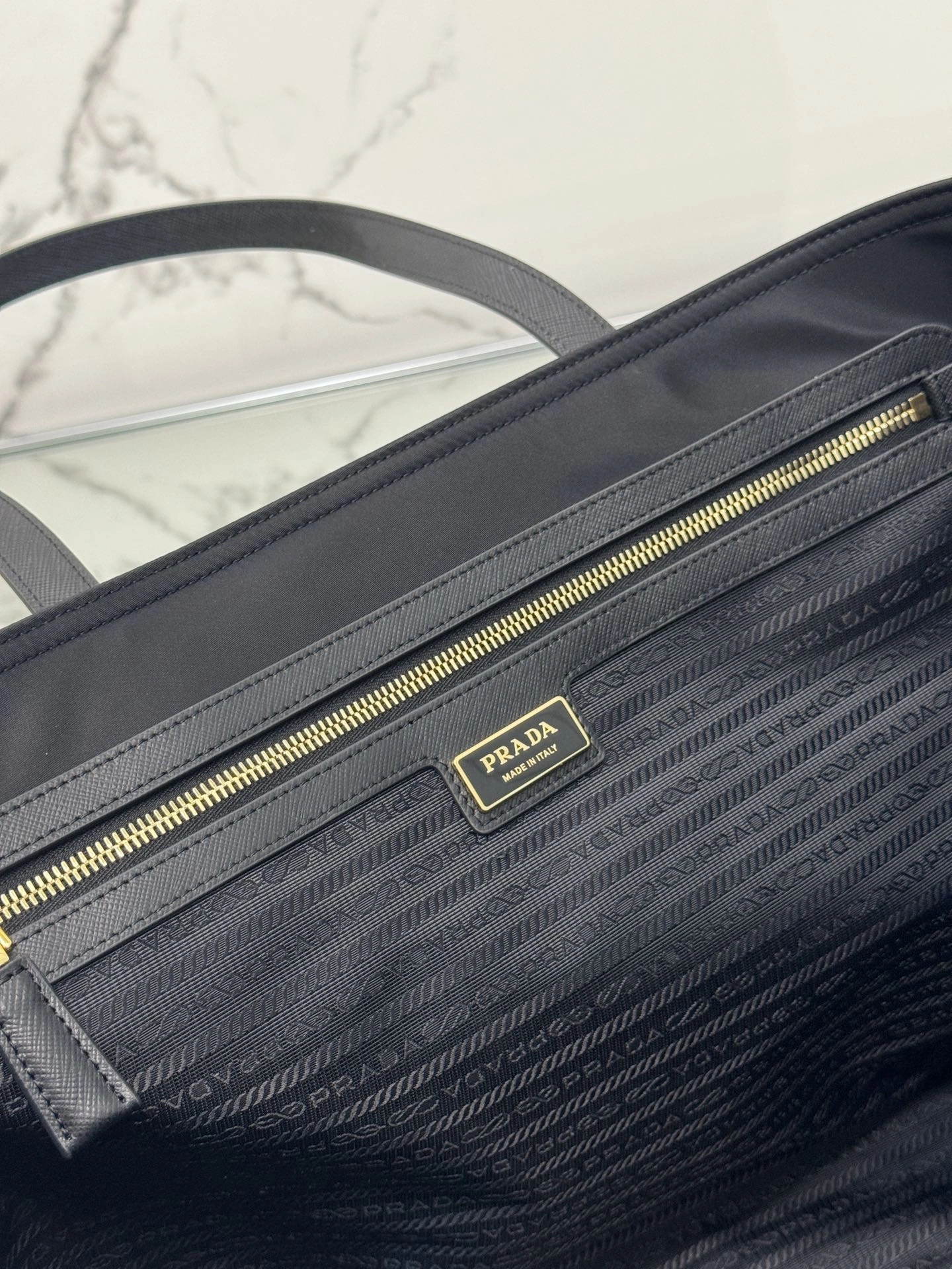 Prada Shopping Bags TechFriendly 73646