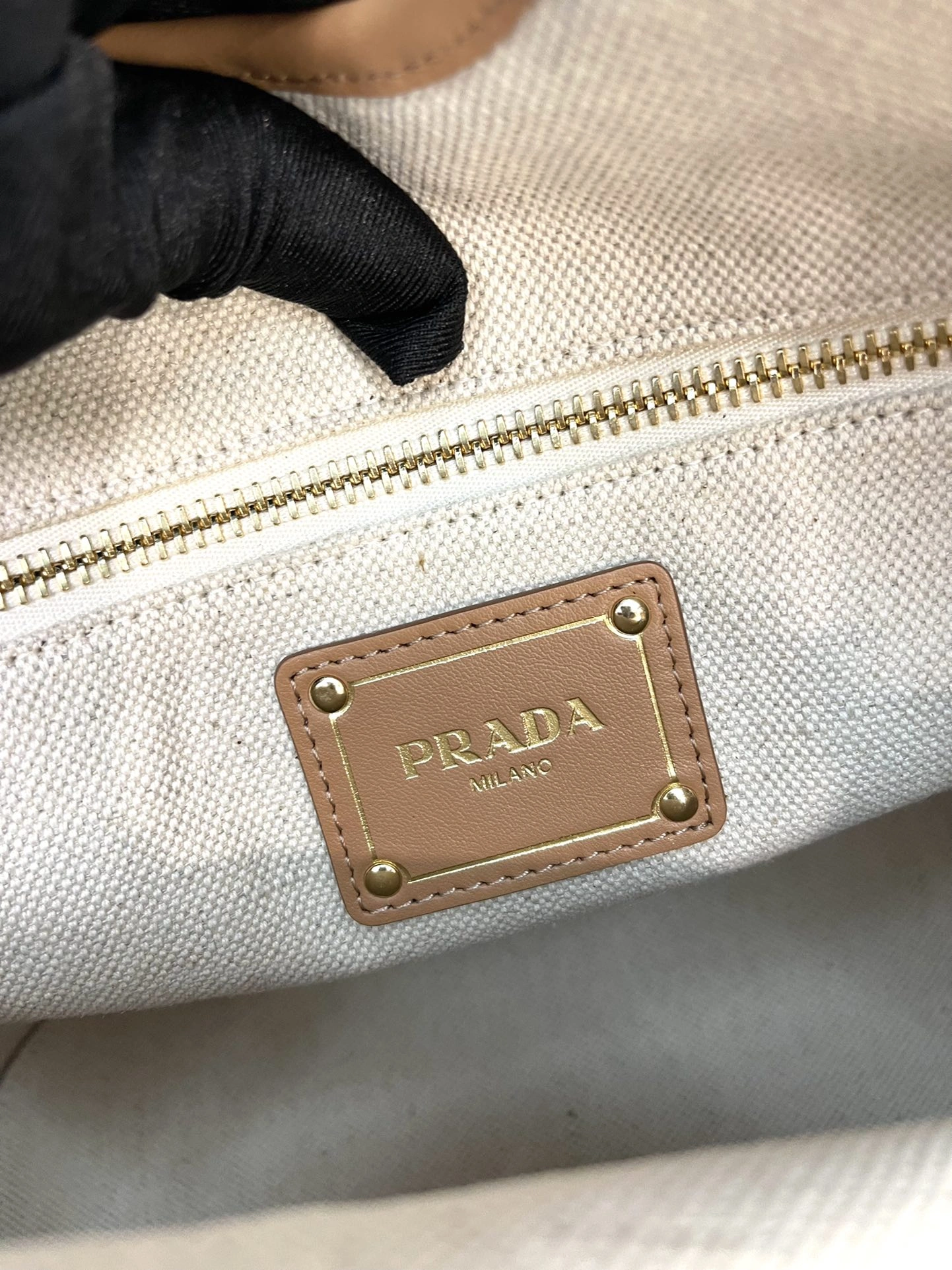 Prada Shopping Bags Seasonal 73644