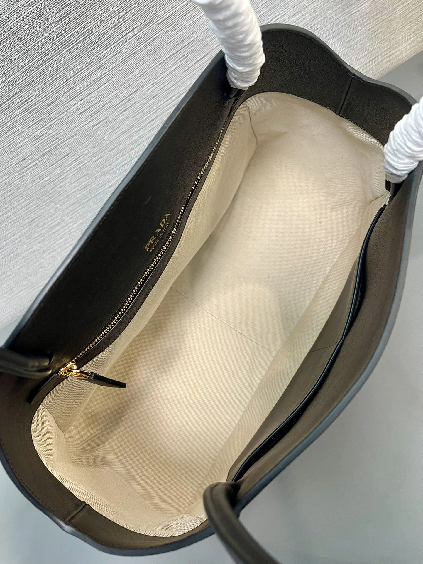 Sporty Prada Shopping Bags 71644