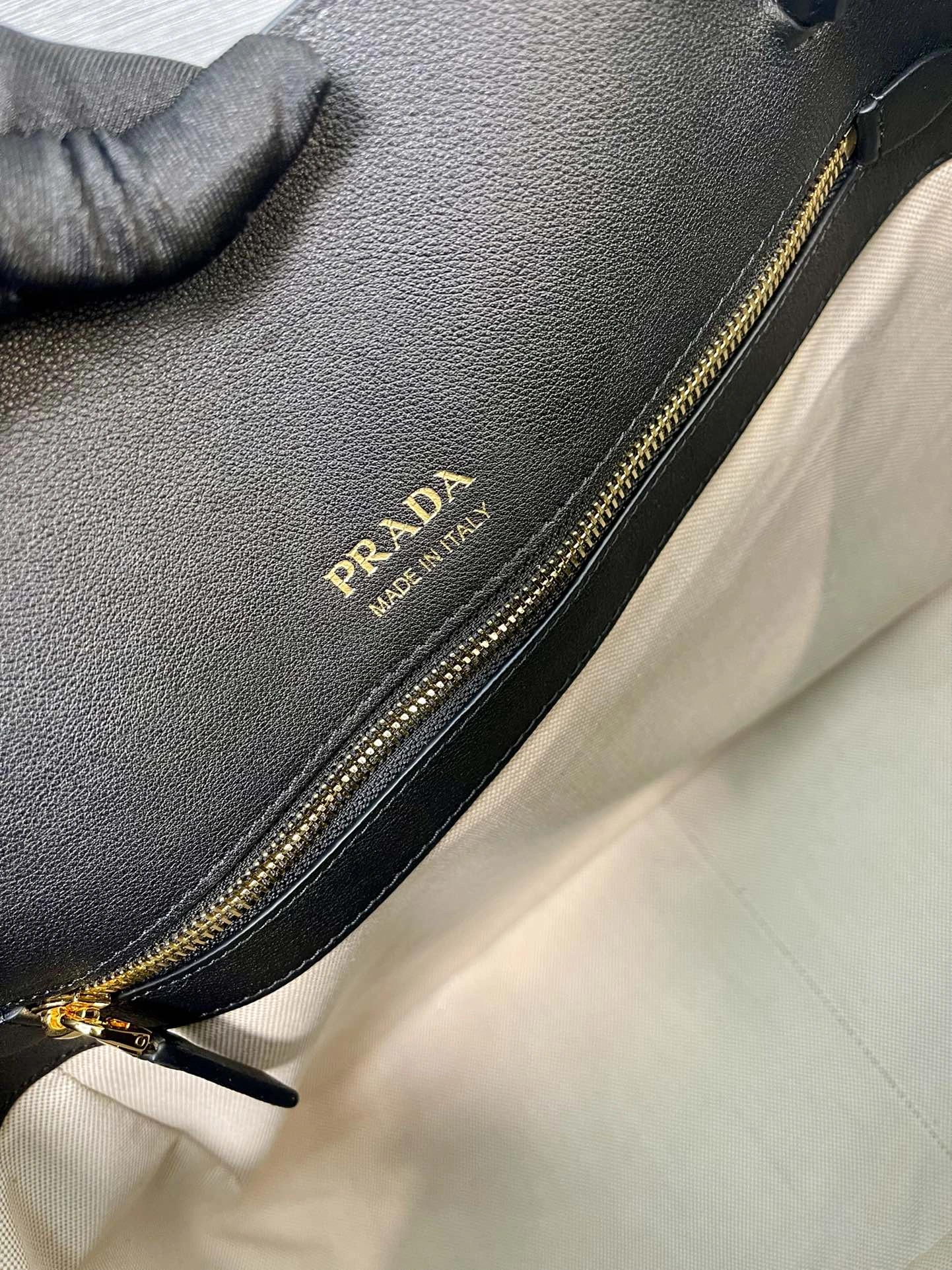 Sporty Prada Shopping Bags 71644