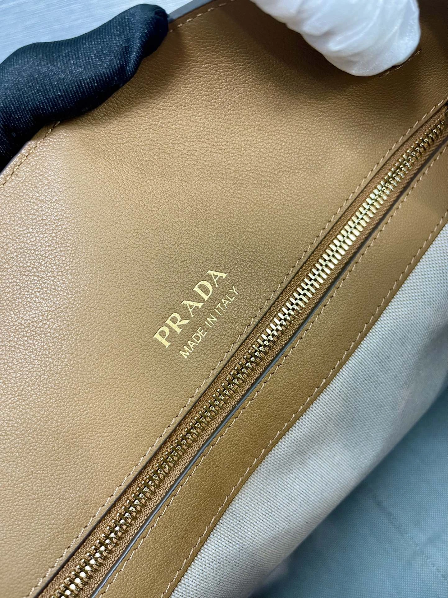Prada Shopping Bags SunProtective 71648