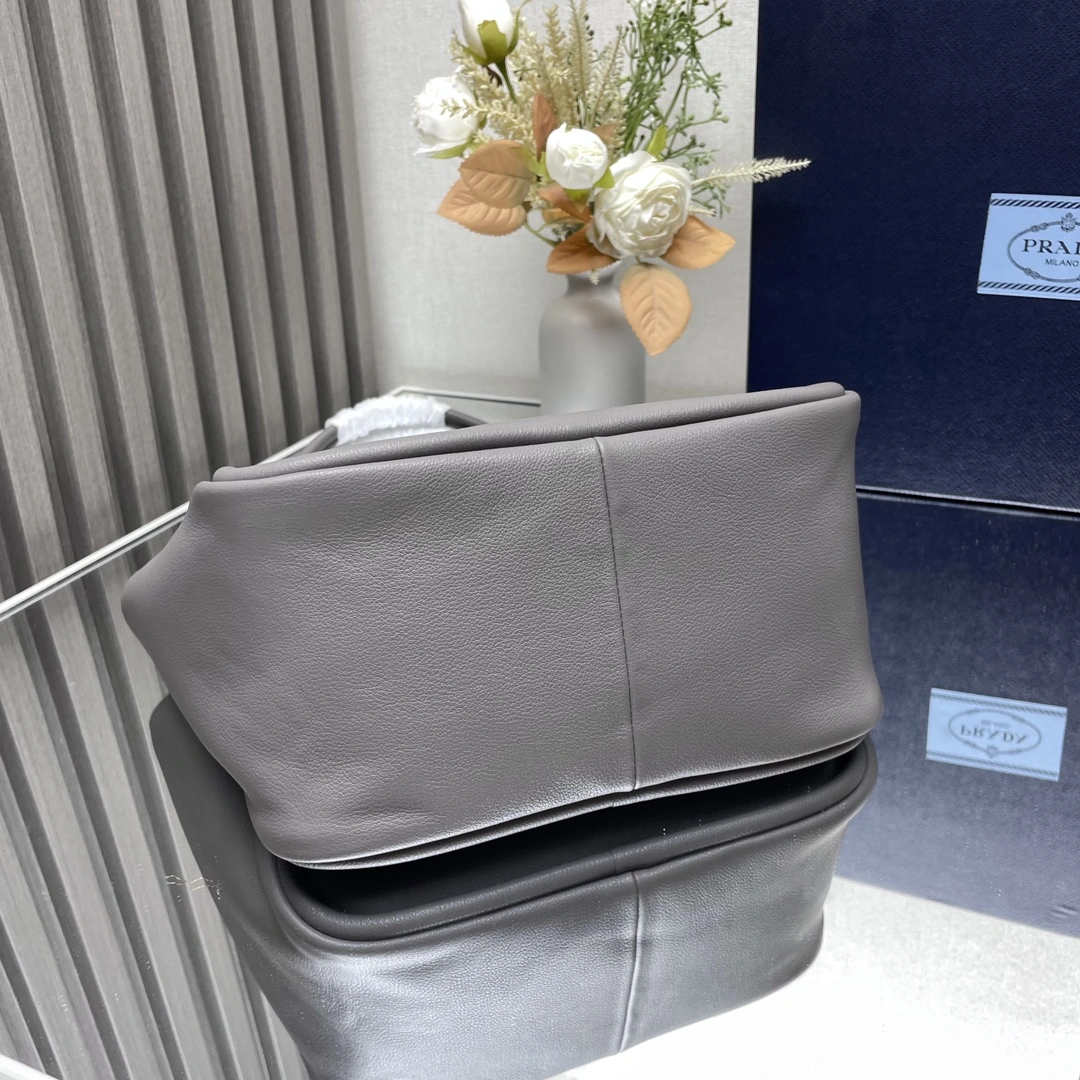 Premium Prada Shopping Bags 71669