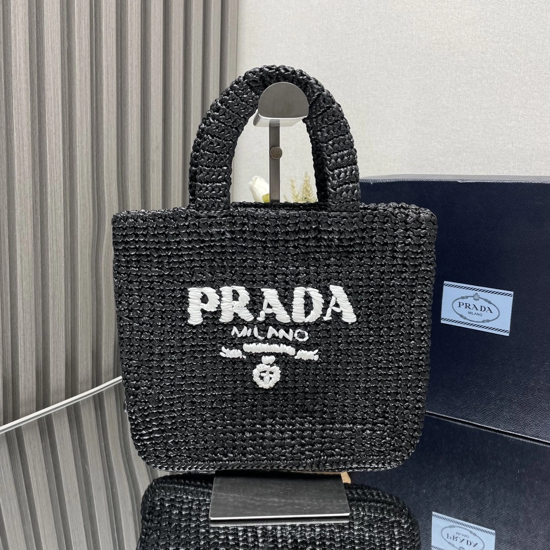 WellDesigned Prada Shopping Bags 71638