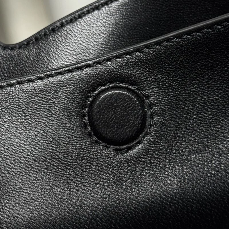 Elegant Prada Shopping Bags 45123