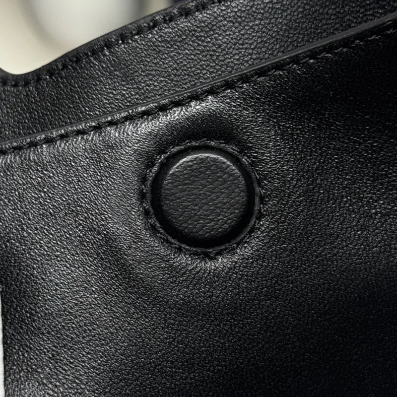 Prada Shopping Bags TechFriendly 45117