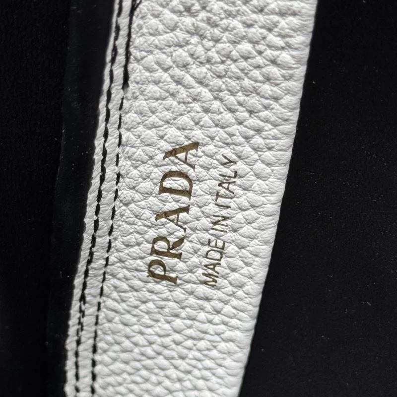 Prada Shopping Bags TechFriendly 45117