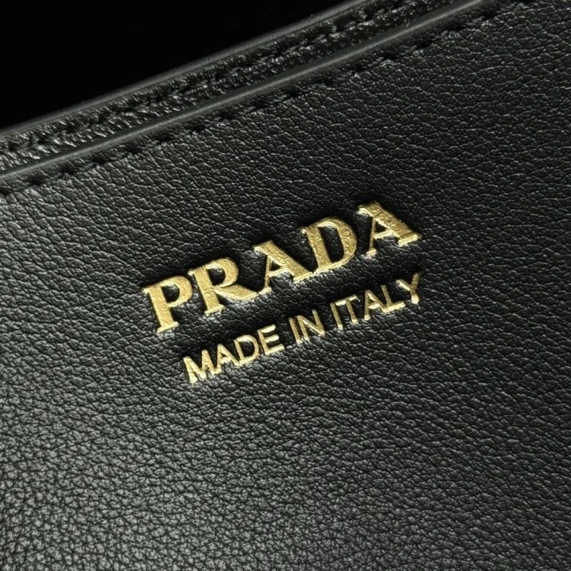 Prada Shopping Bags Effortless 45104