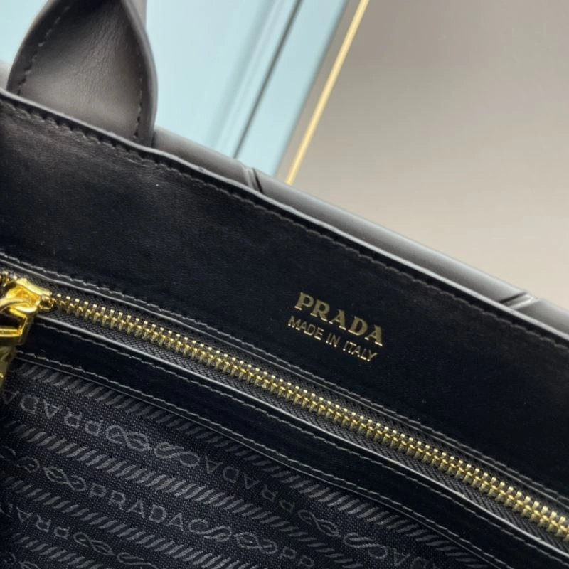 EyeCatching Prada Shopping Bags 82695