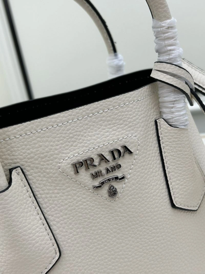 EyeCatching Prada Shopping Bags 82706