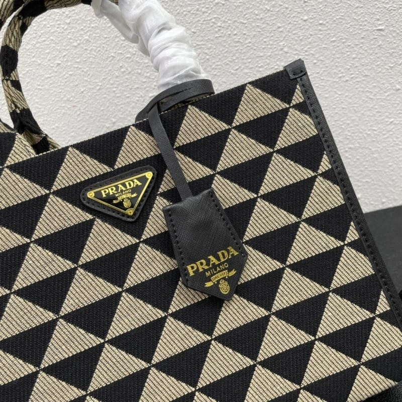 Supportive Prada Shopping Bags 82718