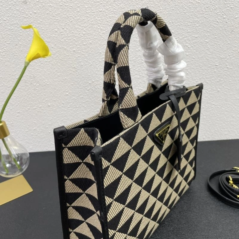 Supportive Prada Shopping Bags 82718