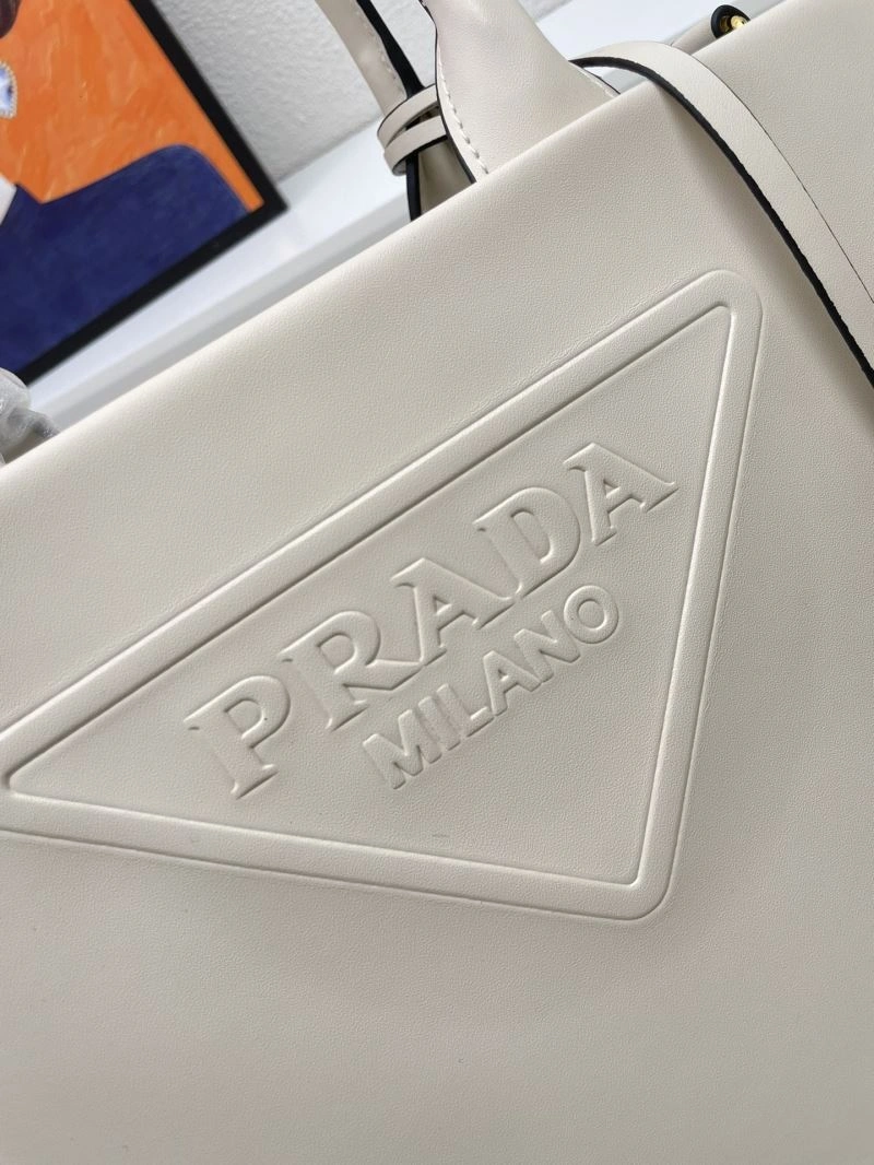 Timeless Prada Shopping Bags 82683