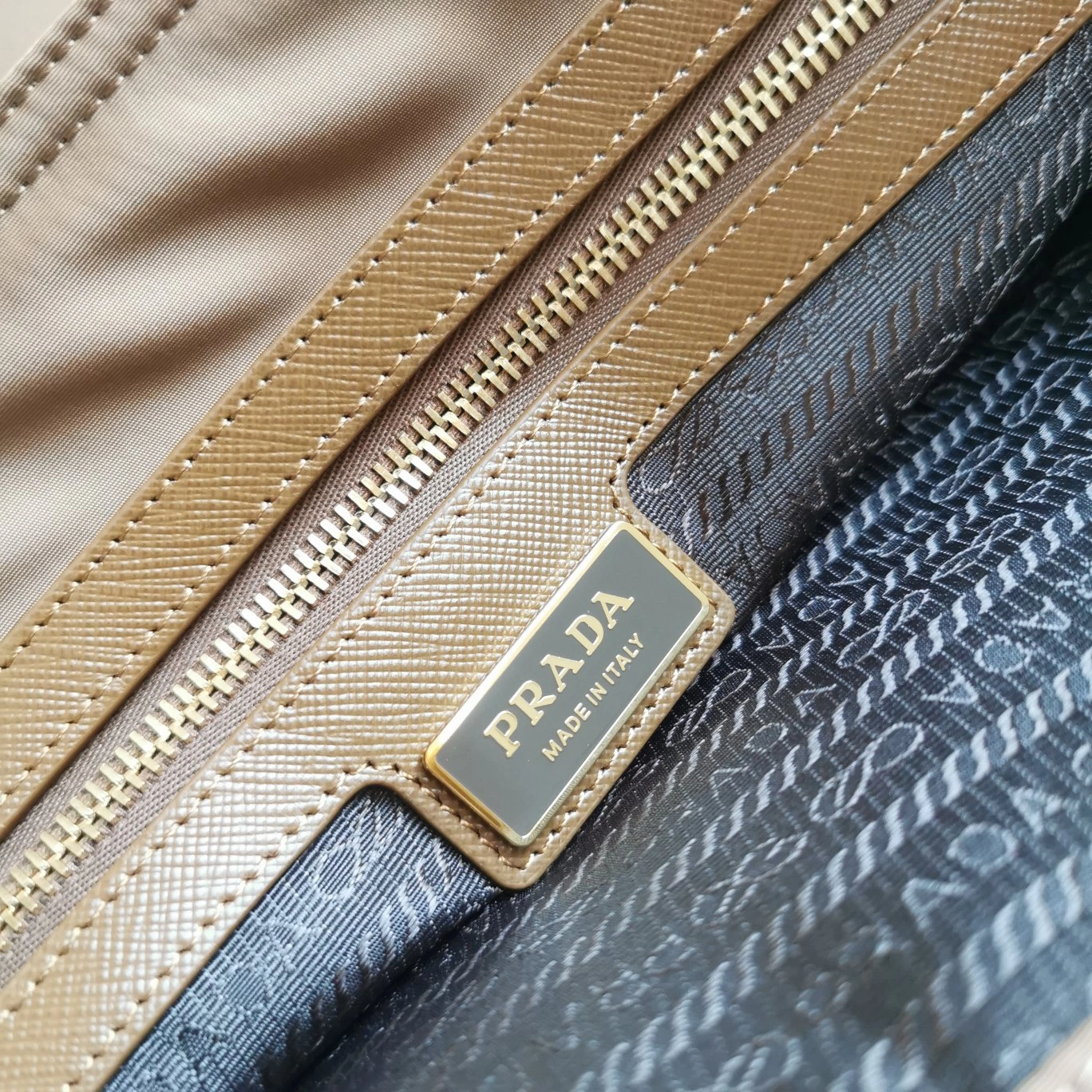 Stretchable Prada Shopping Bags 73594