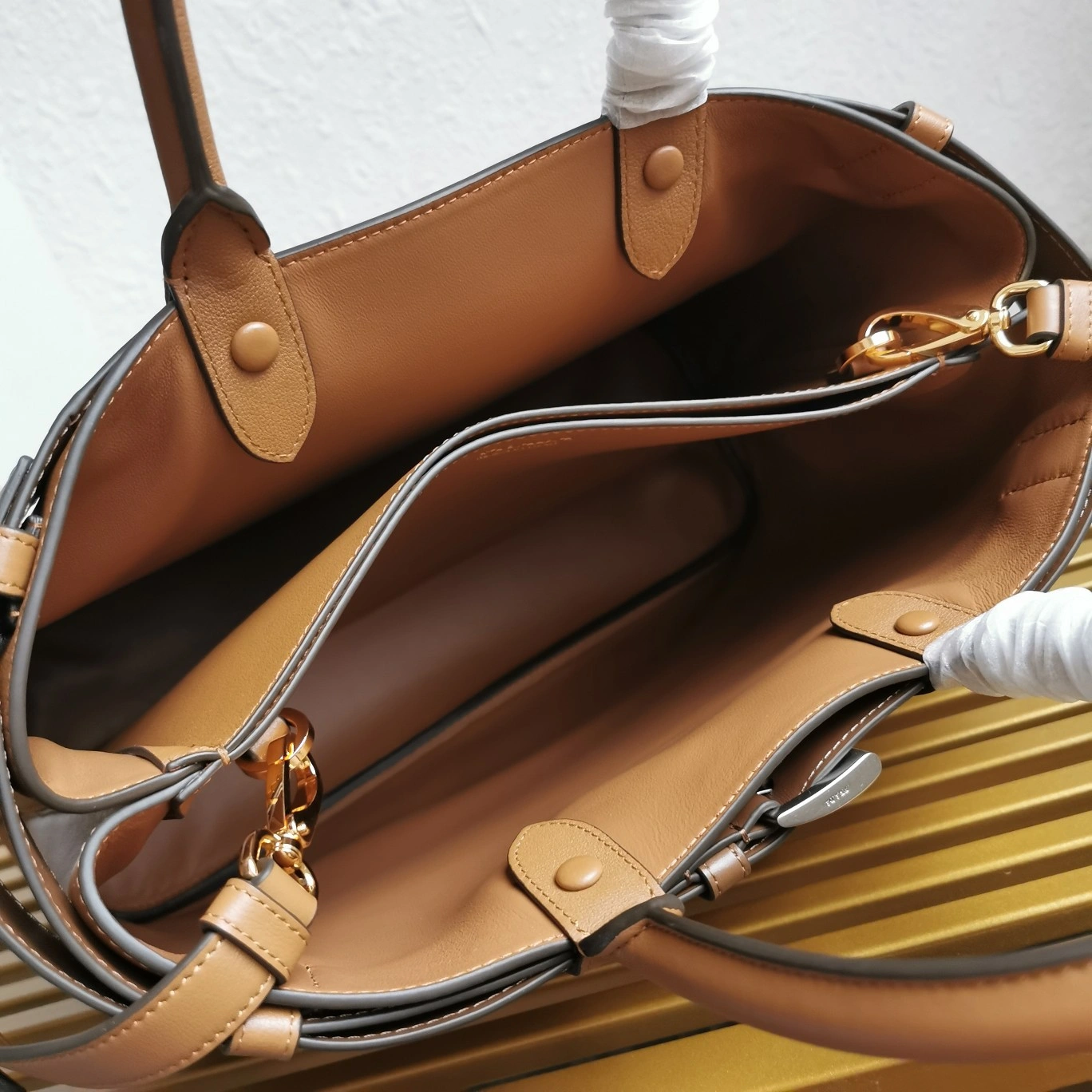 Reliable Prada Shopping Bags 73586