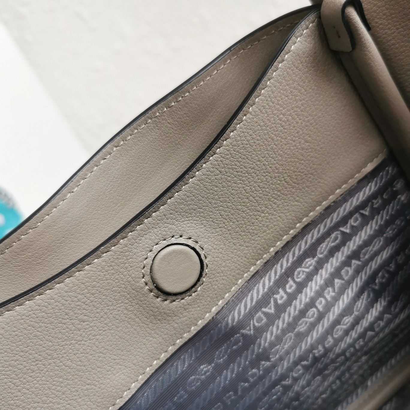 UrbanChic Prada Shopping Bags 71558