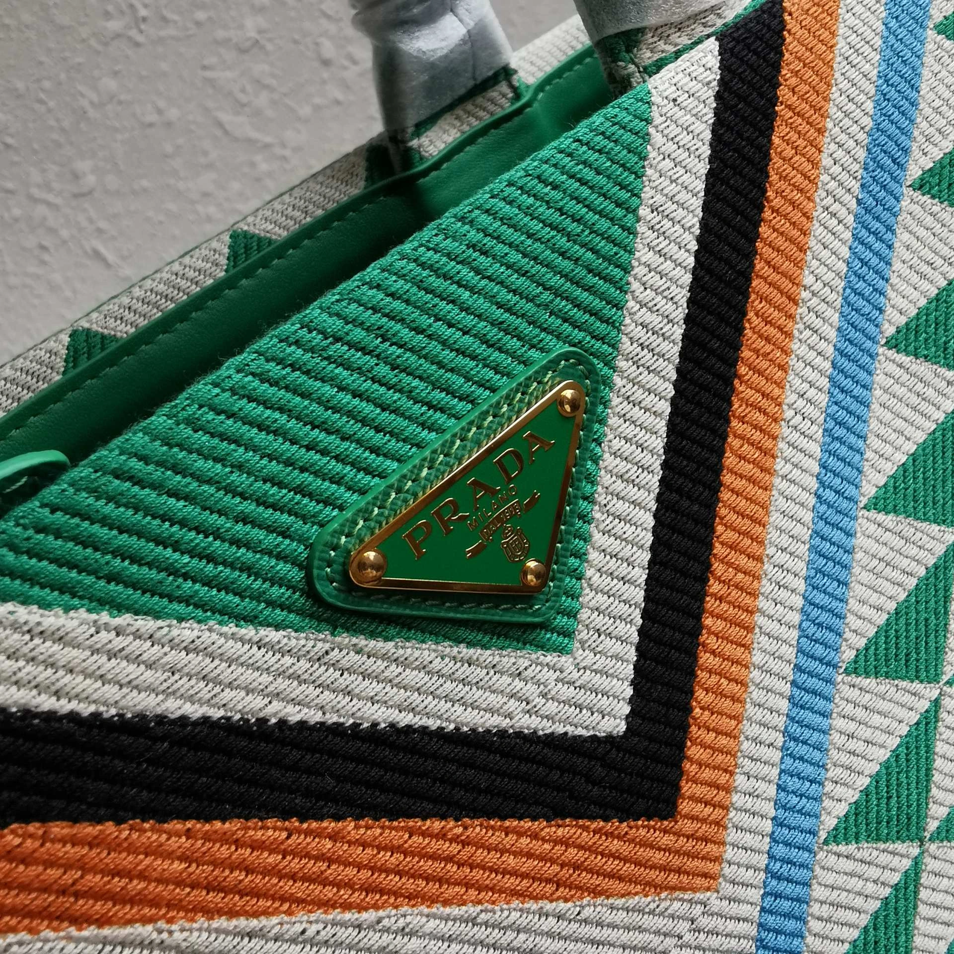 Reliable Prada Shopping Bags 71549