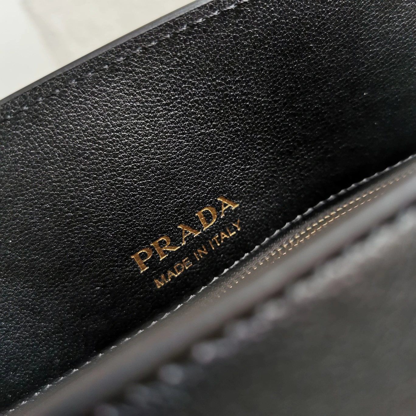 Prada Shopping Bags MoistureWicking 71539