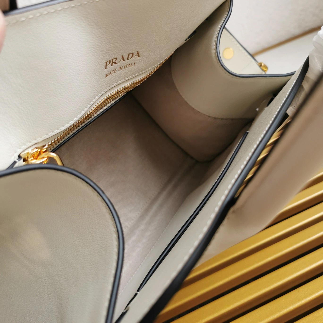Prada Shopping Bags Comfortable 71538