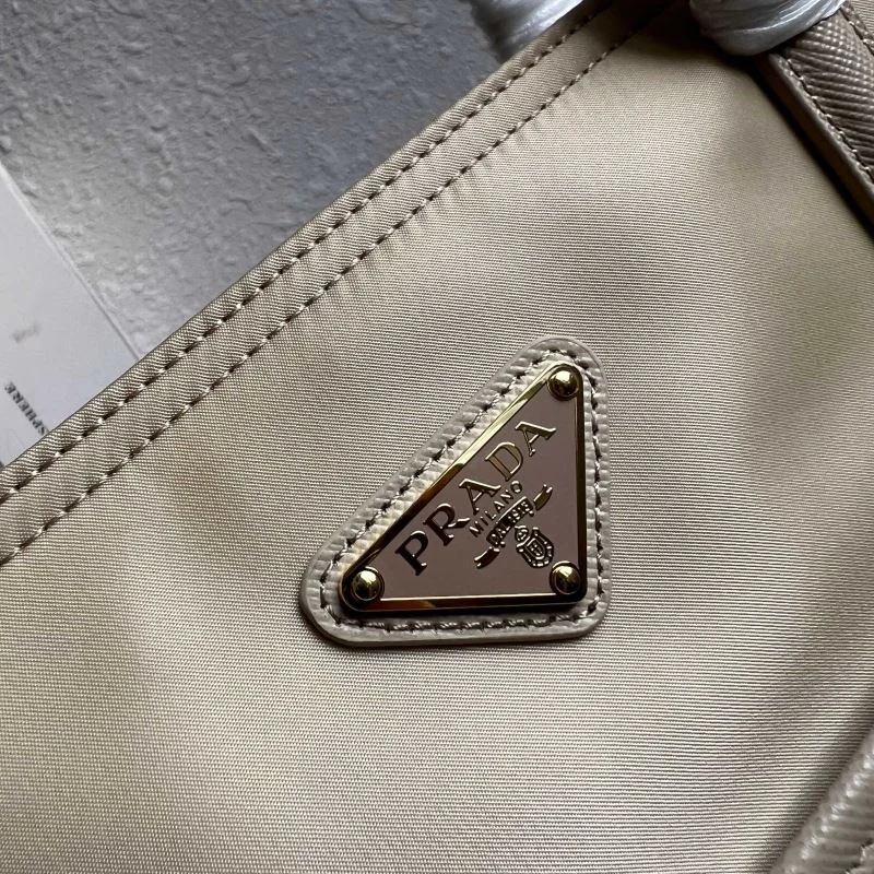 Elegant Prada Shopping Bags 44970