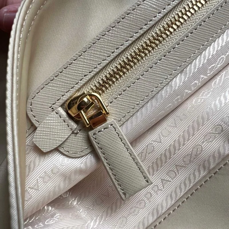 Elegant Prada Shopping Bags 44970