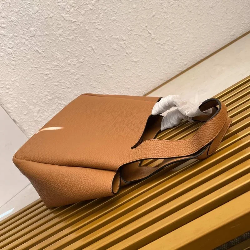 Neat Prada Shopping Bags 44966