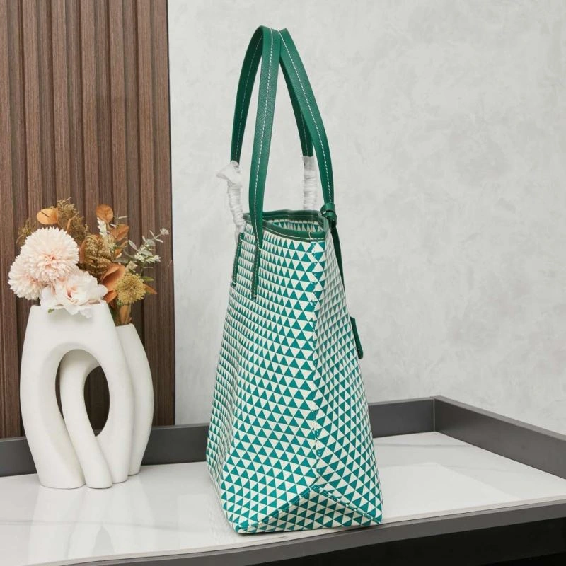 Snug Prada Shopping Bags 85855