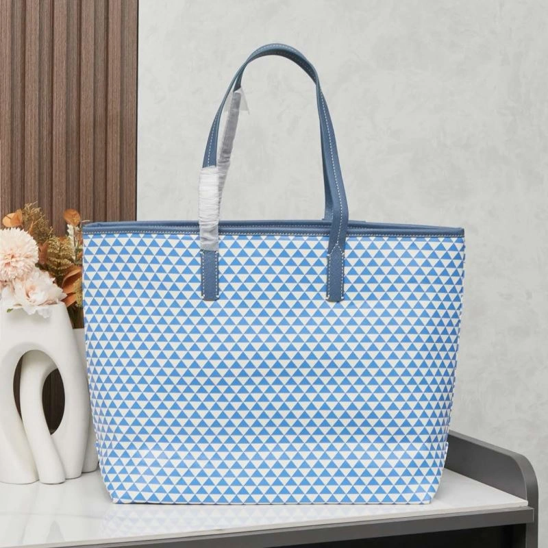 EyeCatching Prada Shopping Bags 85826
