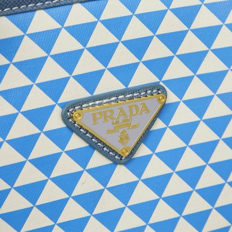 EyeCatching Prada Shopping Bags 85826