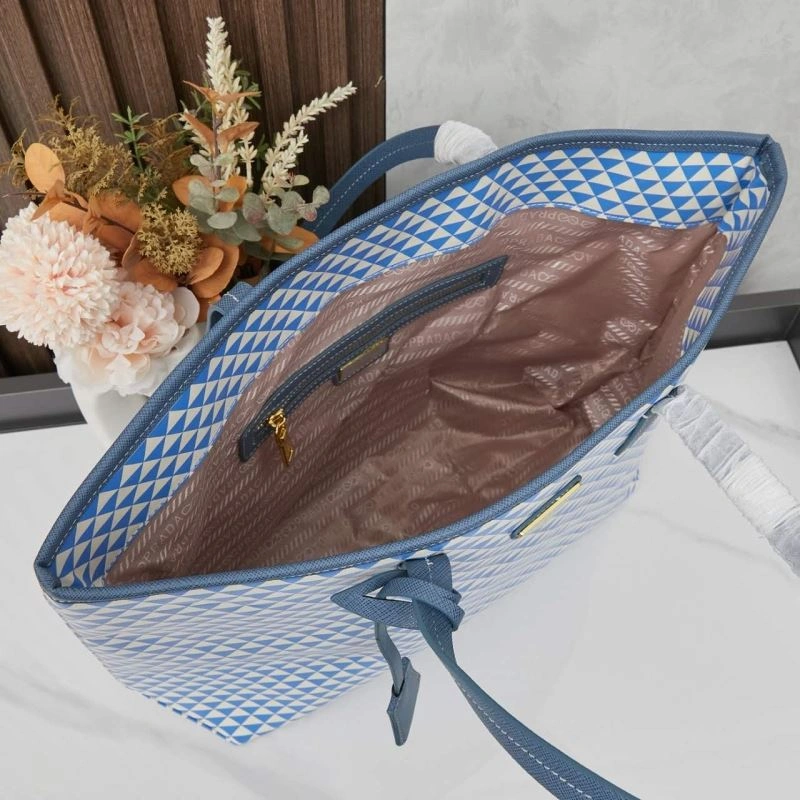 EyeCatching Prada Shopping Bags 85826