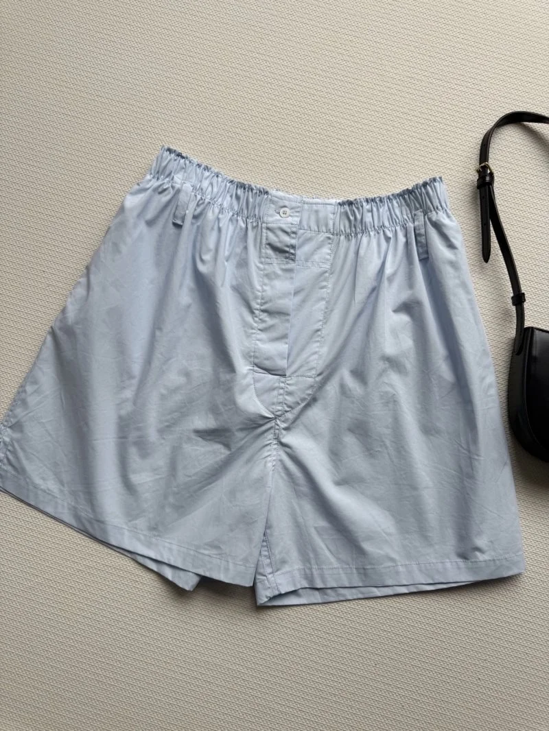 Sleek Prada Short Pants 166601