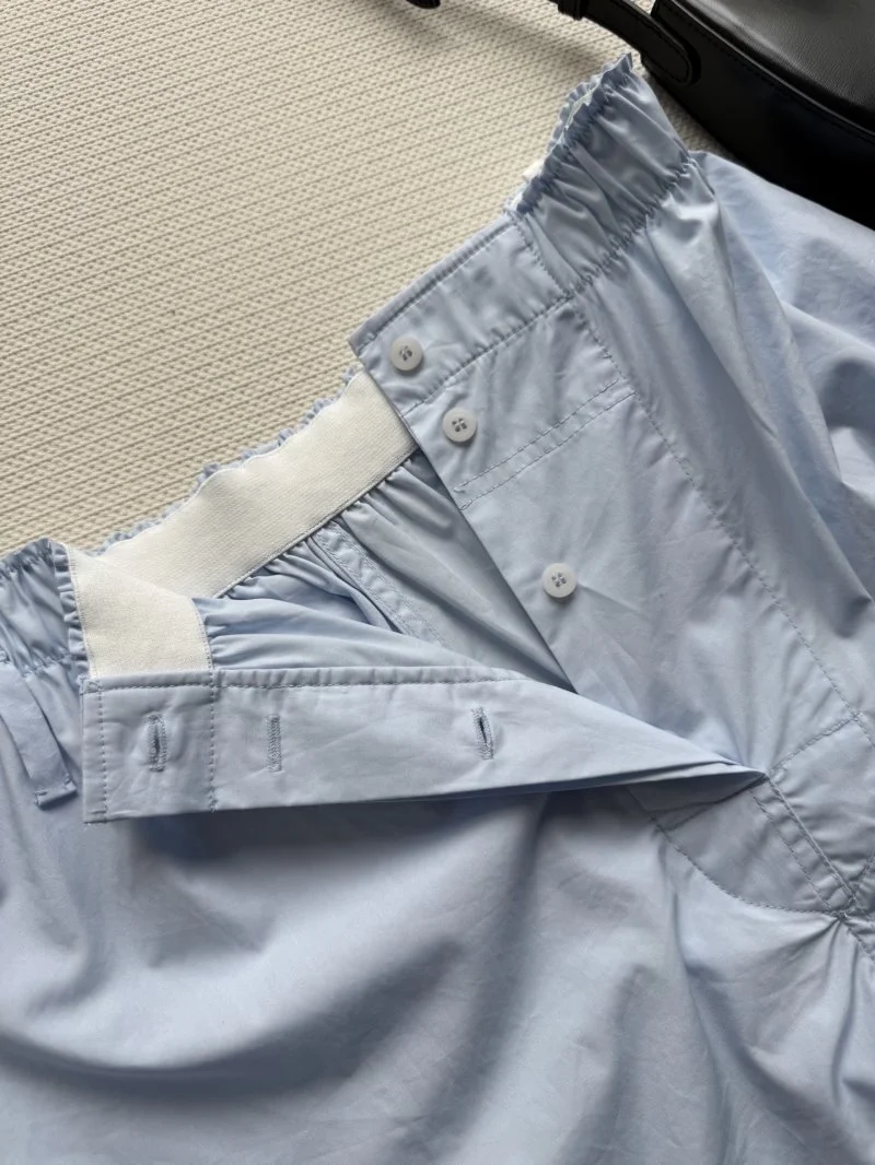 Sleek Prada Short Pants 166601