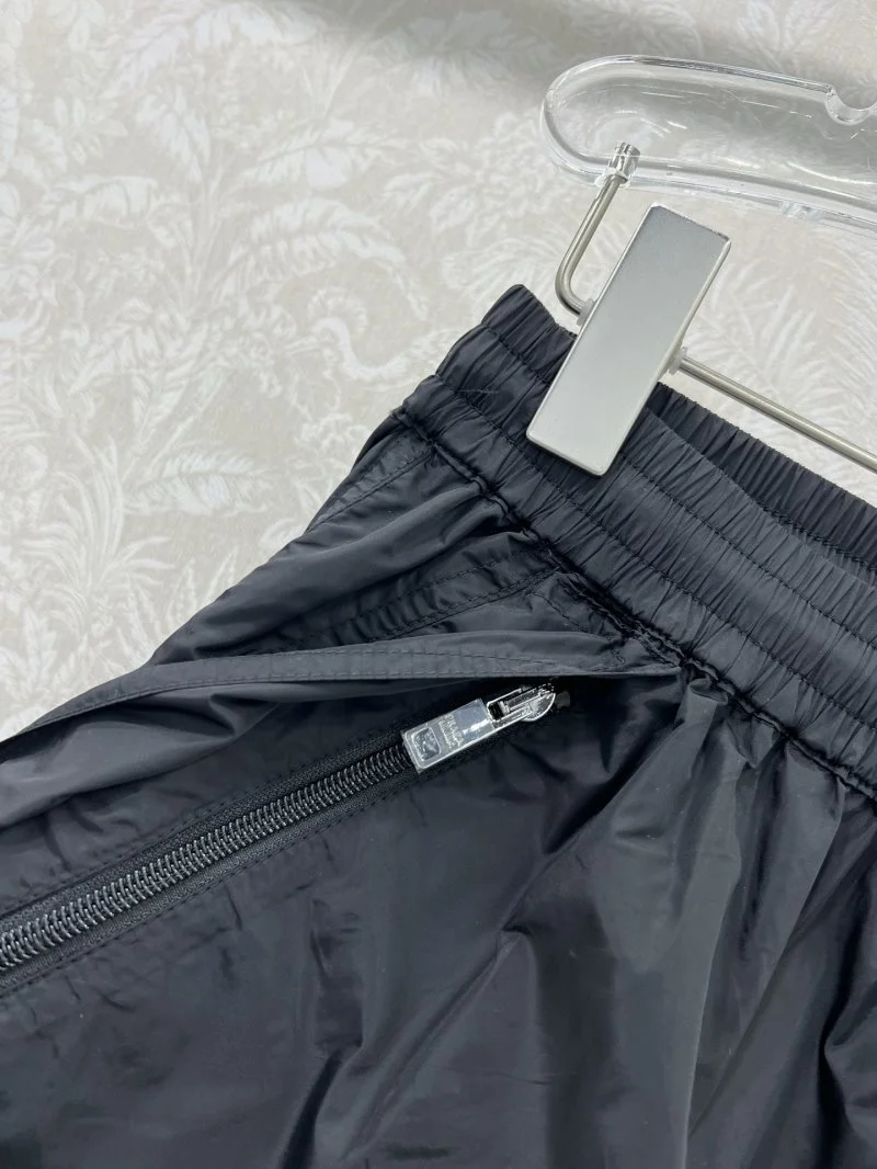 Prada Short Pants ModernLook 166507