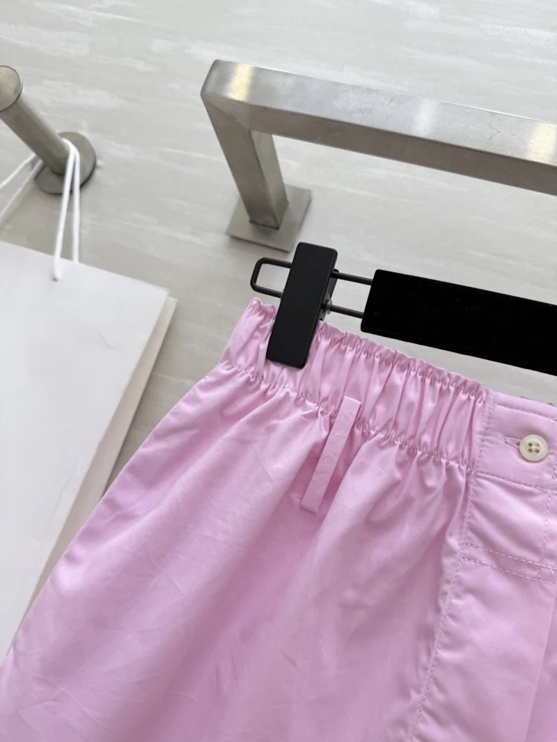 Elegant Prada Short Pants 165805