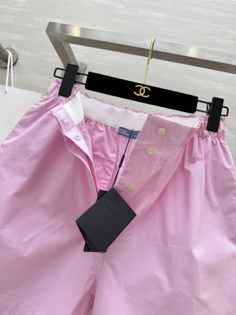 Elegant Prada Short Pants 165805