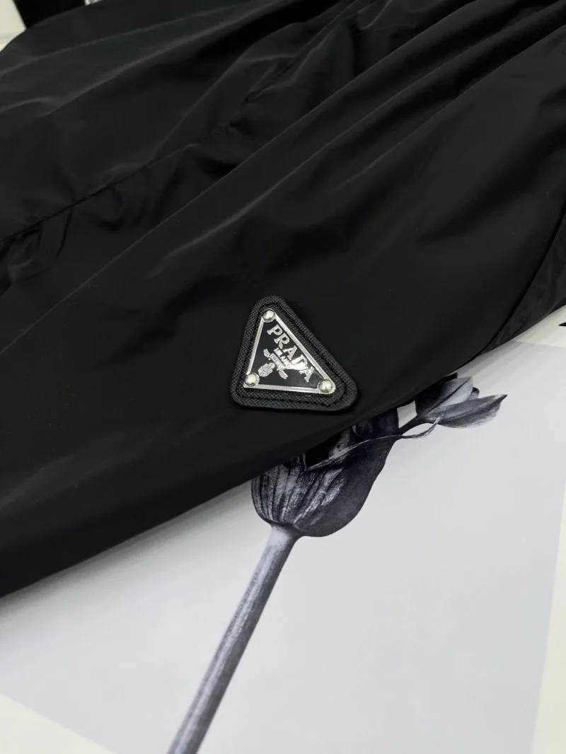 Prada Short Pants Breathable 166306