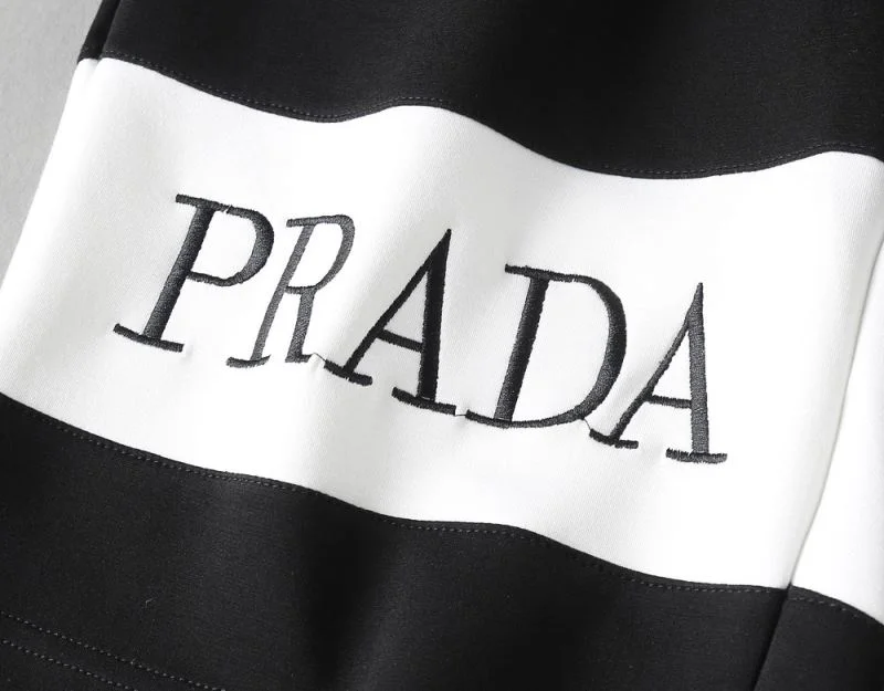 Sporty Prada Short Pants 167941