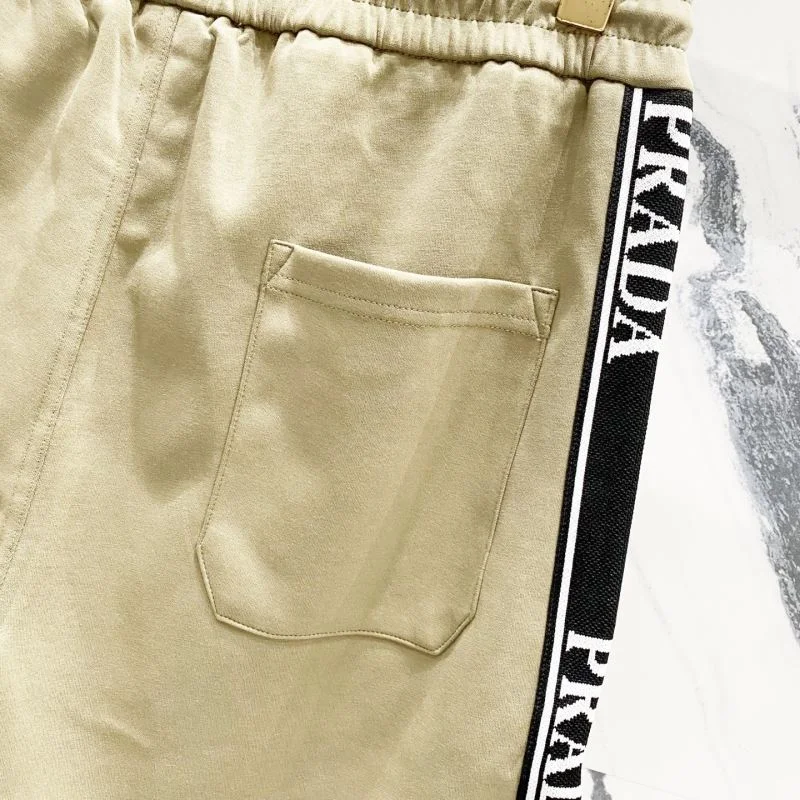 EyeCatching Prada Short Pants 167170