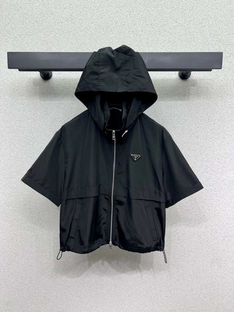 Supportive Prada Short Suits 166099