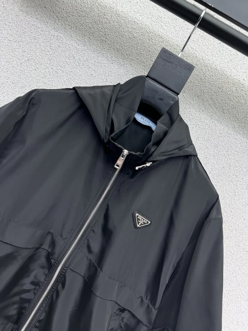 Supportive Prada Short Suits 166099