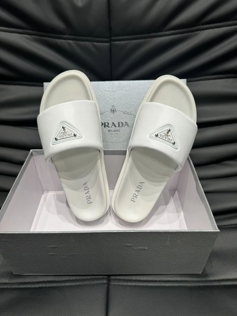 Prada Slippers TimelessDesign 33613