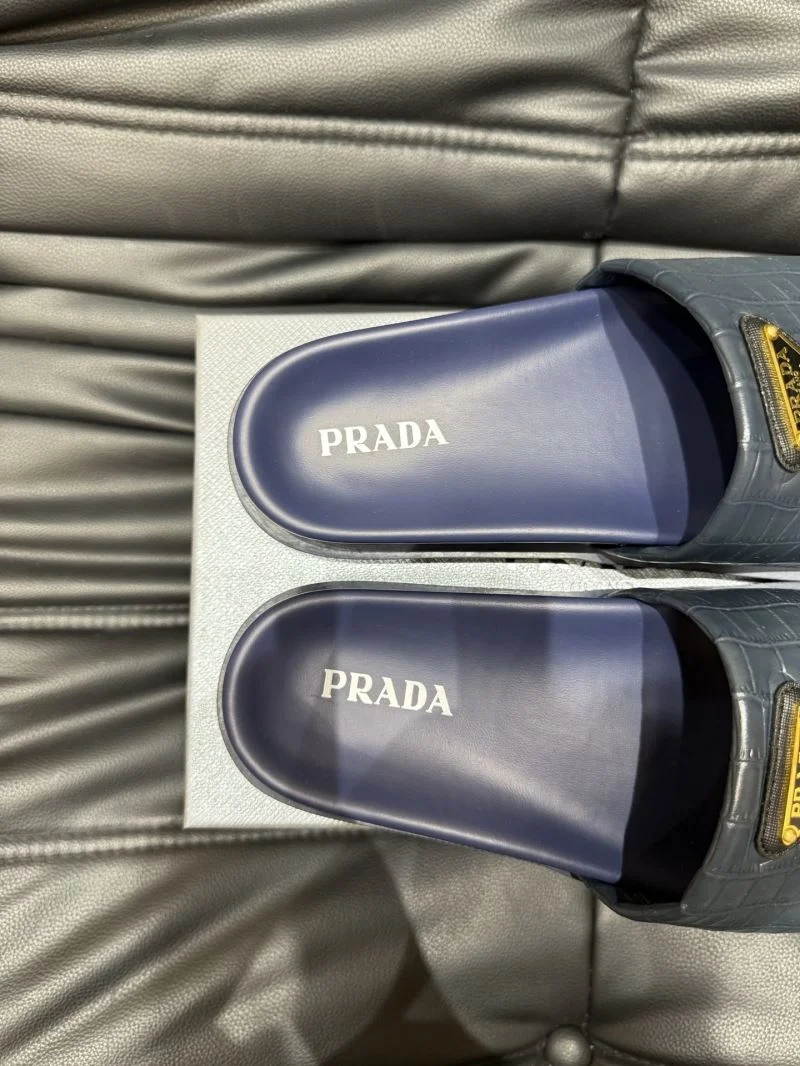 Prada Slippers Durable 33604