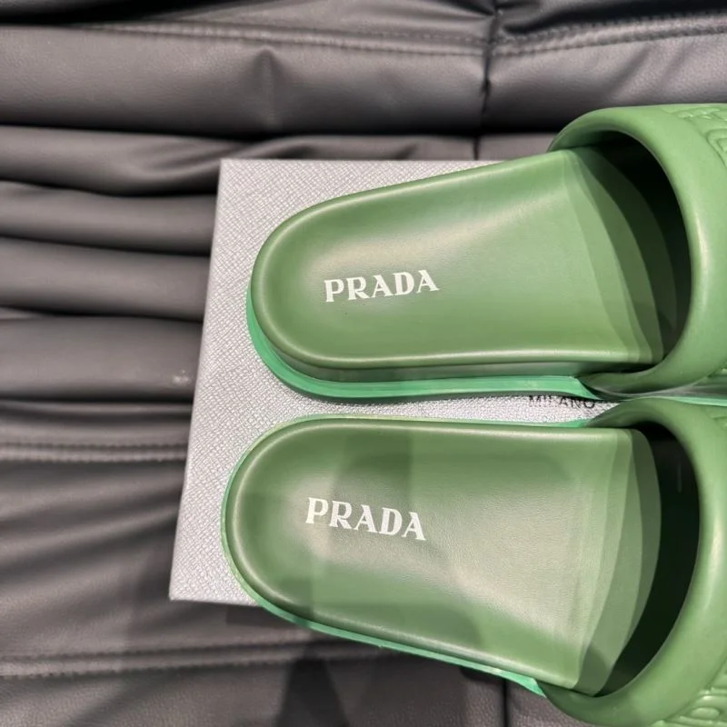 Prada Slippers RelaxedFit 33594