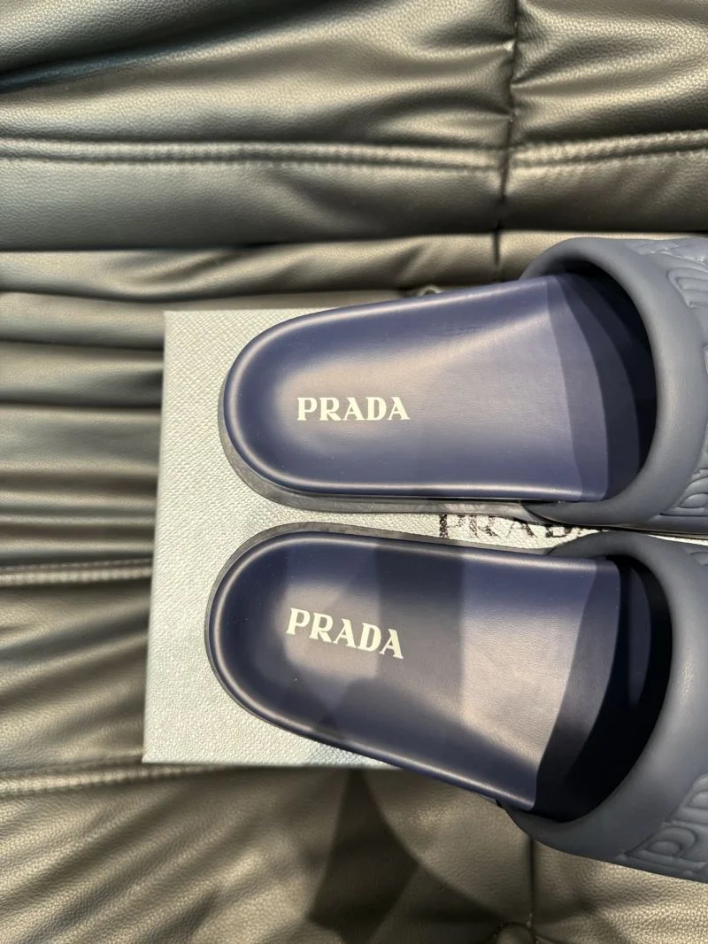 Prada Slippers Cozy 33581