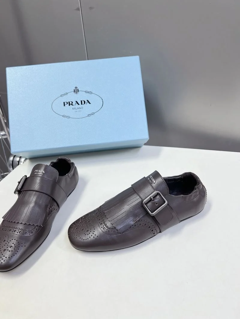 Prada Slippers Elegant 34332