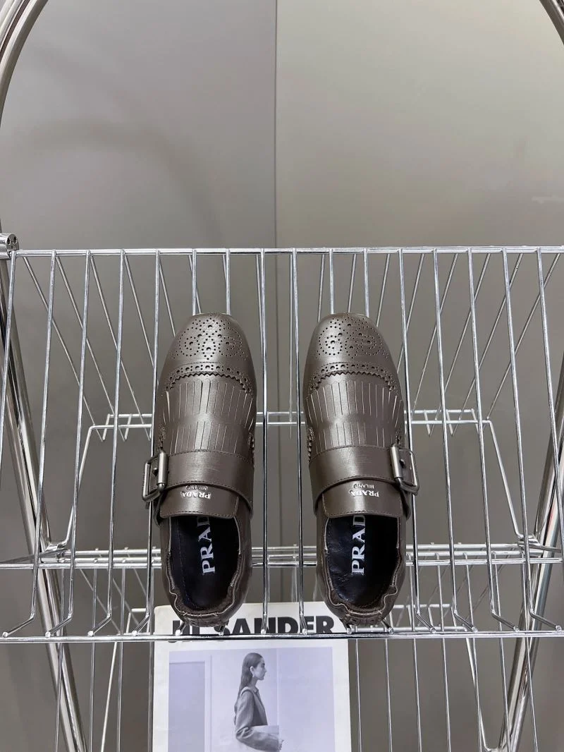 Prada Slippers Elegant 34332